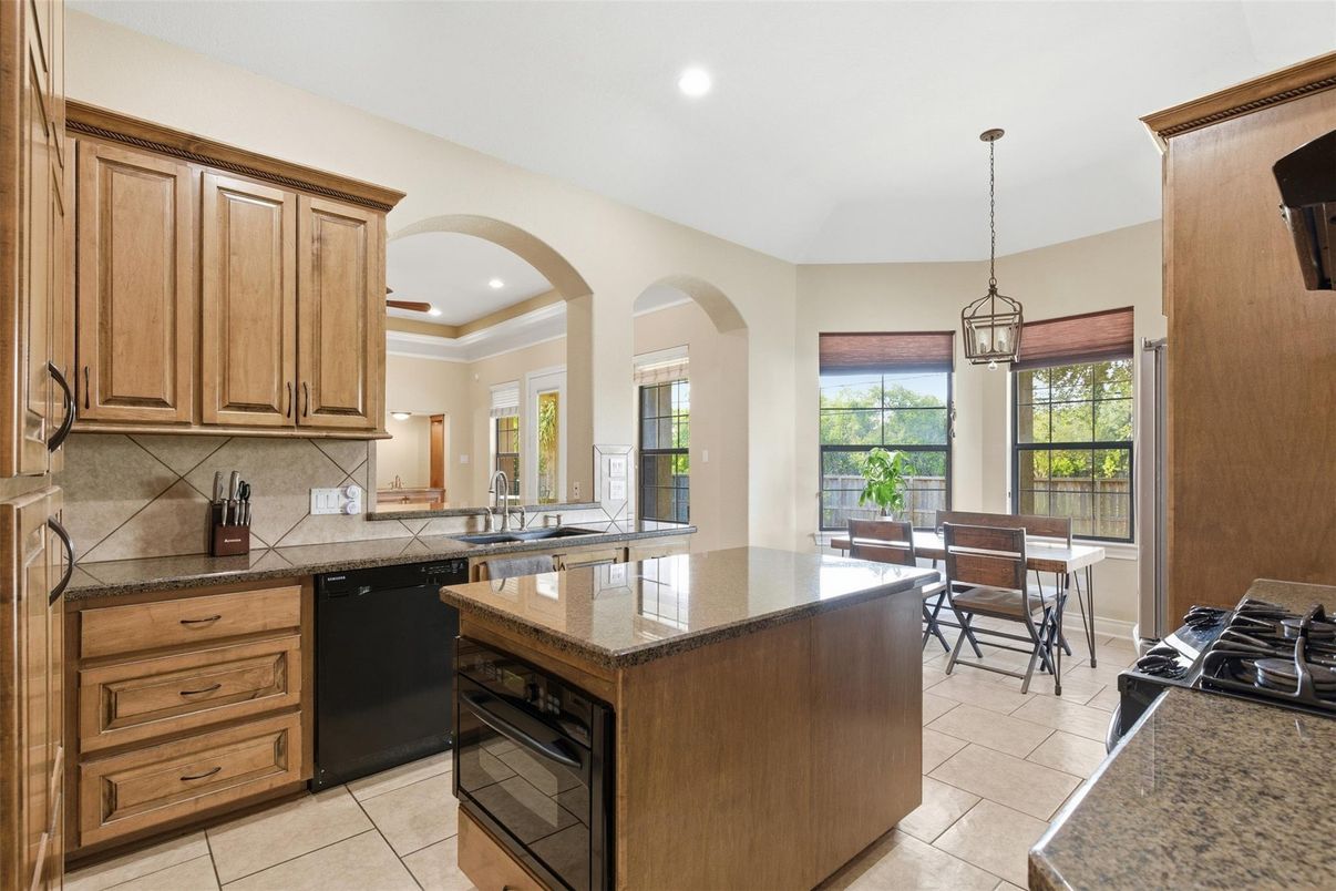 Dining room, Interior, Kitchen, Pendant Lights, Recessed Lighting