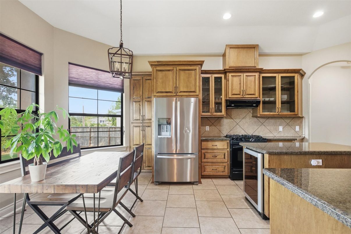 Dining room, Interior, Kitchen, Pendant Lights, Recessed Lighting, Stainless Steel Appliances