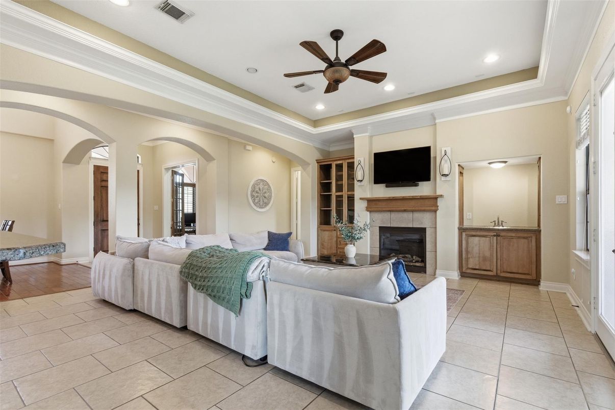 Fireplace, Interior, Living room, Recessed Lighting