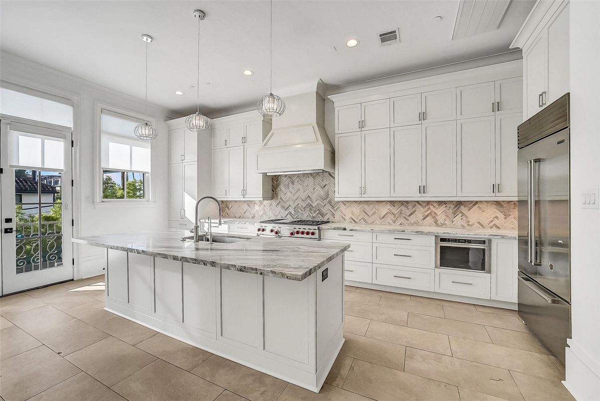 Interior, Kitchen, Pendant Lights, Recessed Lighting, Stainless Steel Appliances