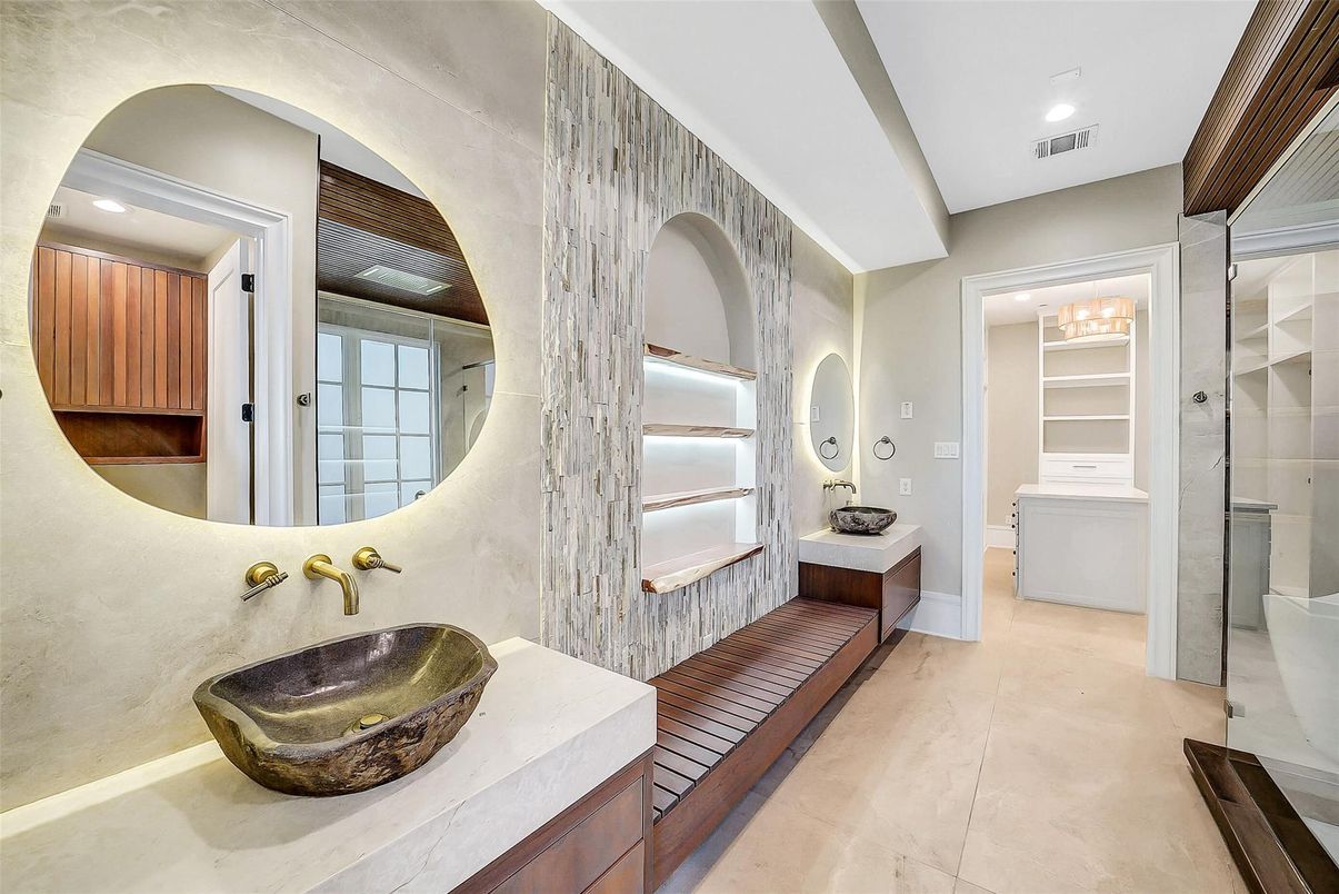 Bathroom, Interior, Recessed Lighting