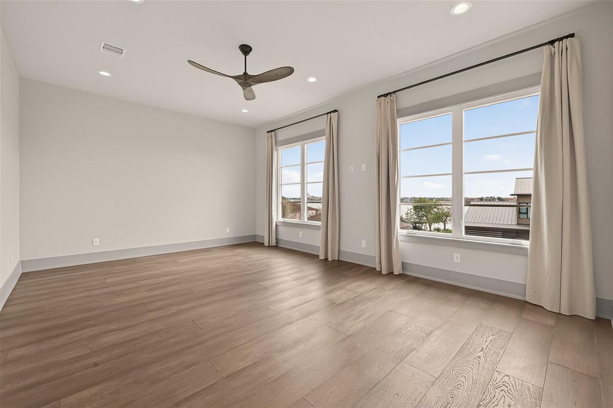 Empty room, Interior, Recessed Lighting, Wood Texture Flooring