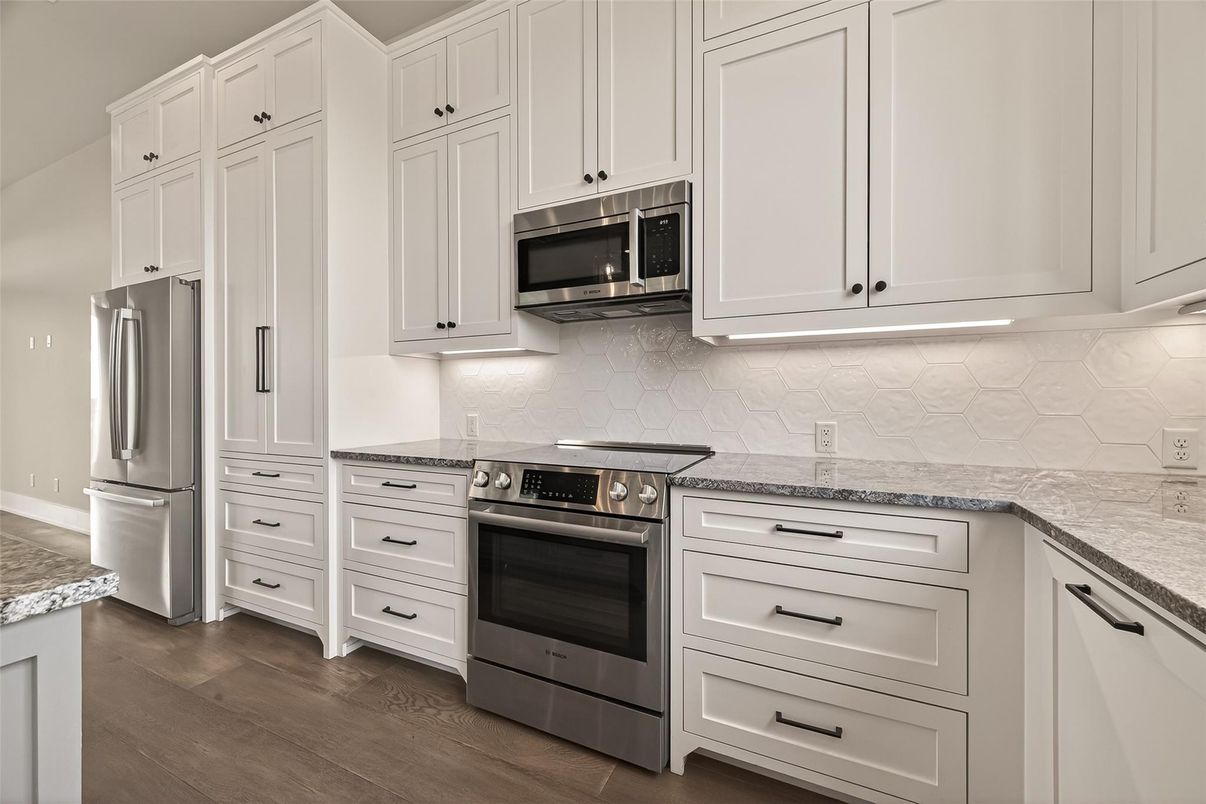 Interior, Kitchen, Stainless Steel Appliances, Wood Texture Flooring