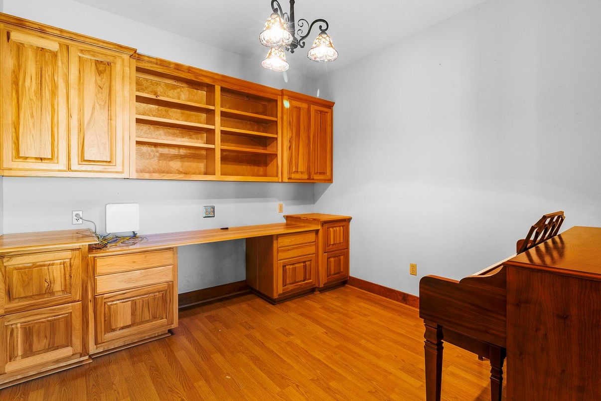 Chandelier, Interior, Piano, Wood Texture Flooring