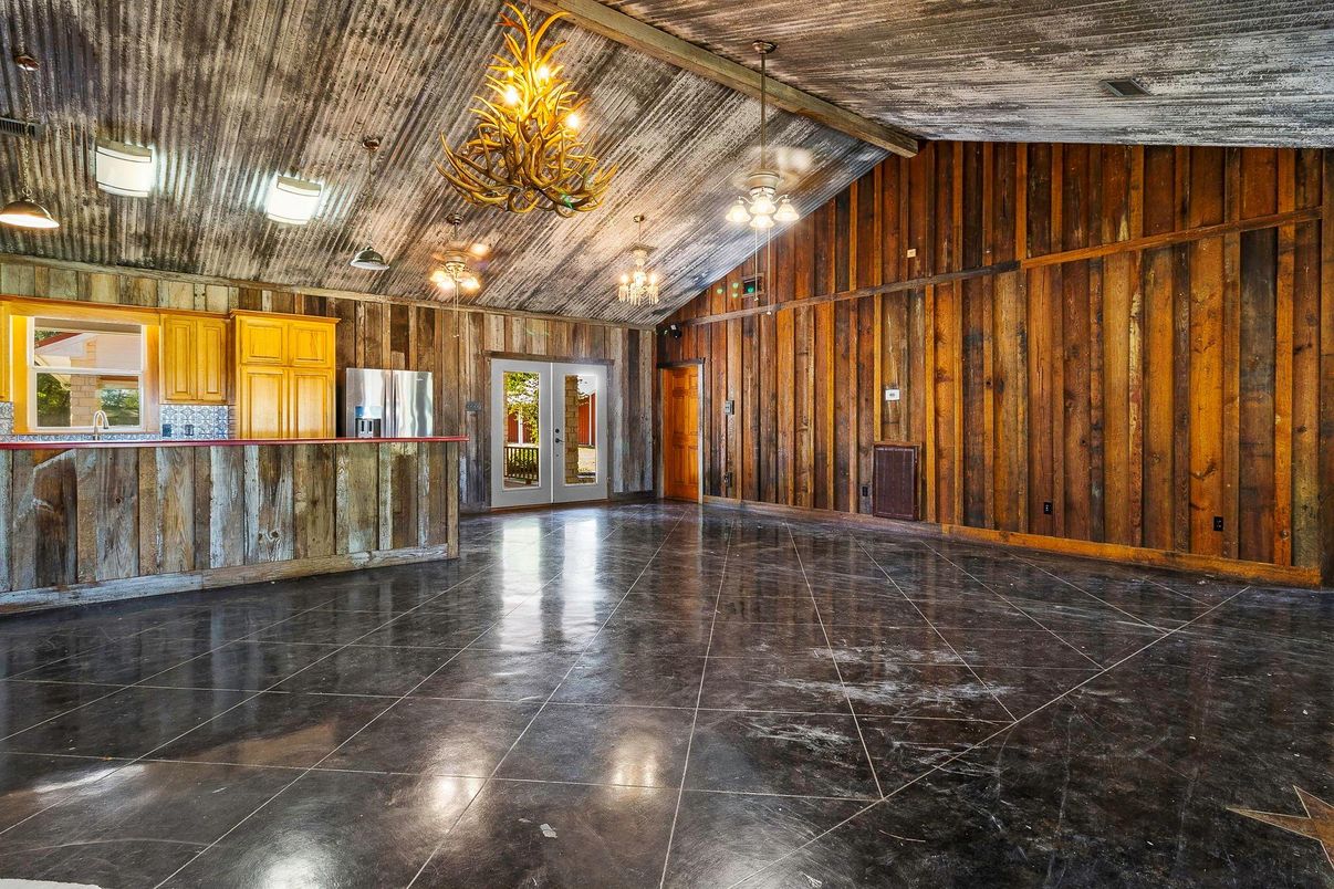 Chandelier, Empty room, Interior, Wooden Beams, Wooden Walls