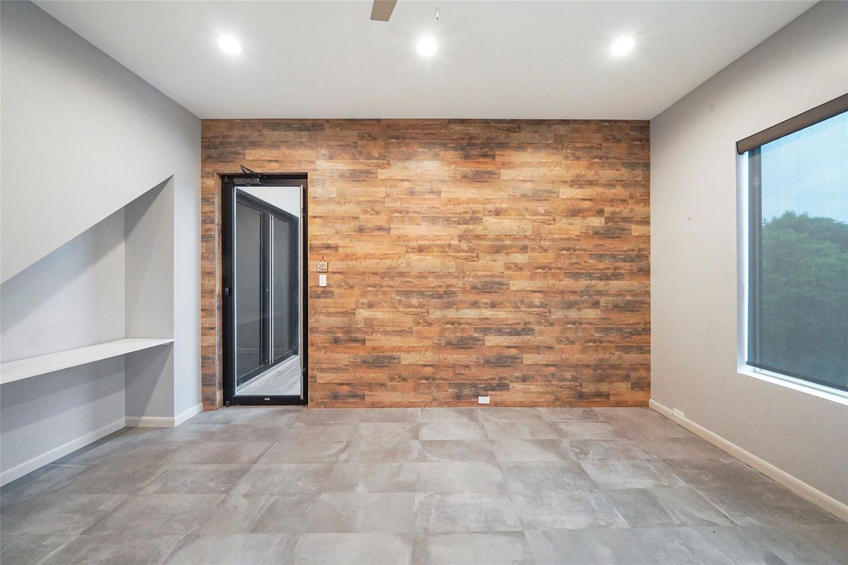 Empty room, Interior, Recessed Lighting, Wooden Walls