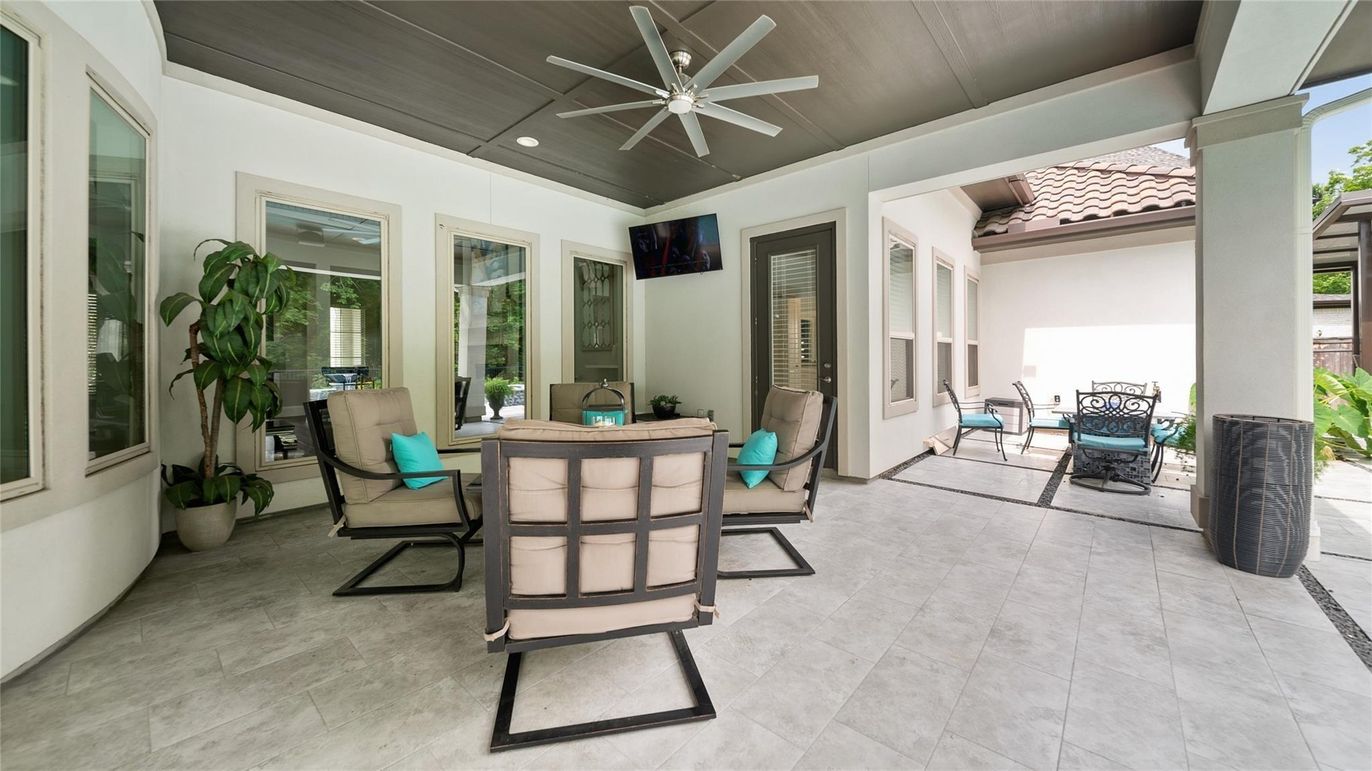 Exterior, Outdoor Kitchen