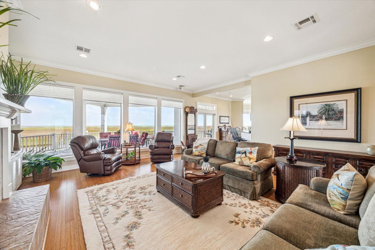 Interior, Living room, Recessed Lighting, Wood Texture Flooring