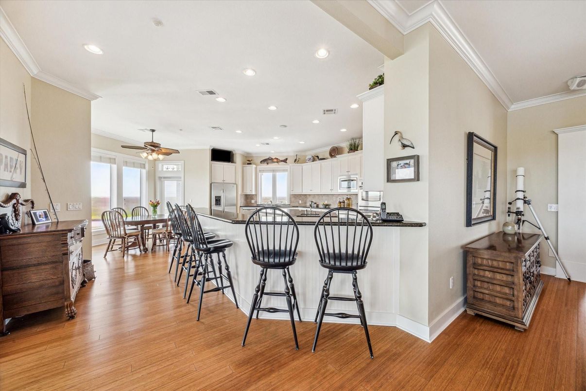 Dining room, Interior, Kitchen, Recessed Lighting, Wood Texture Flooring