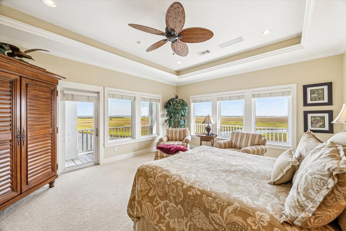 Bedroom, Interior, Recessed Lighting, Water