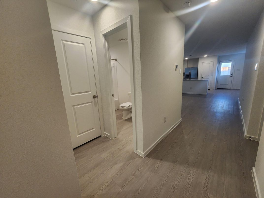 Bathroom, Interior, Recessed Lighting, Wood Texture Flooring