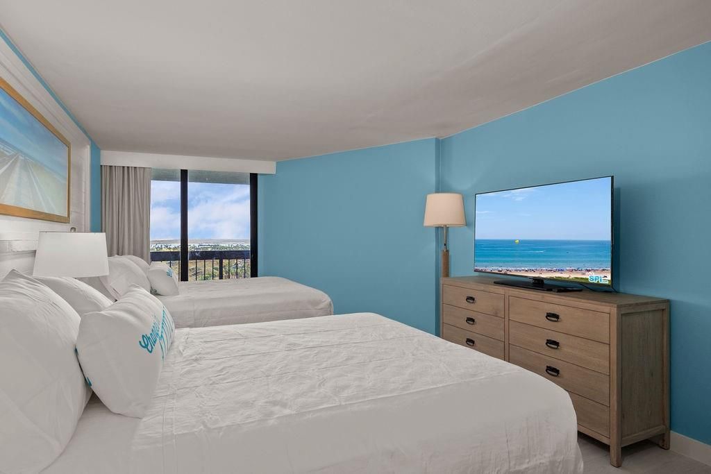 Bedroom, Interior, Water