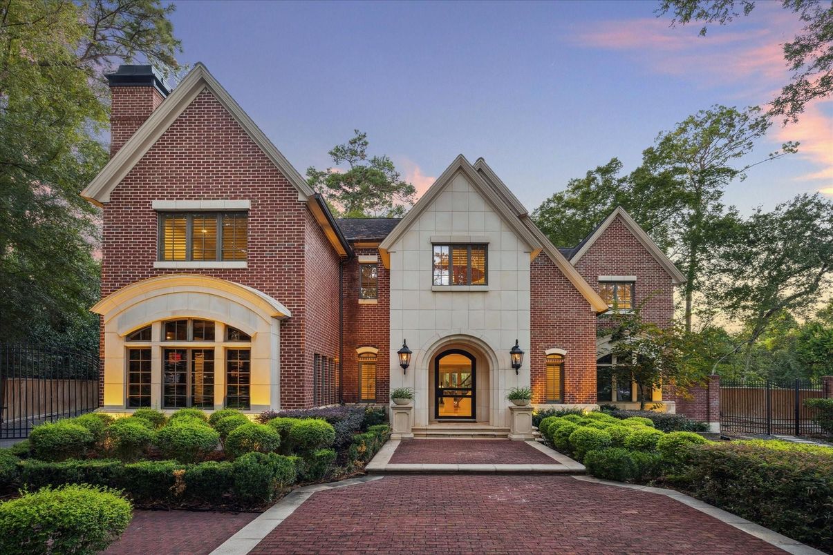 Exterior, Facade, Brick Facade, Brick Traditional