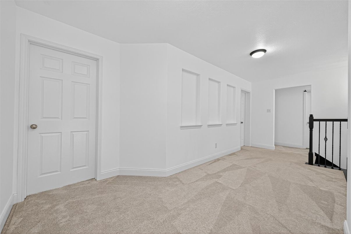 Empty room, Interior