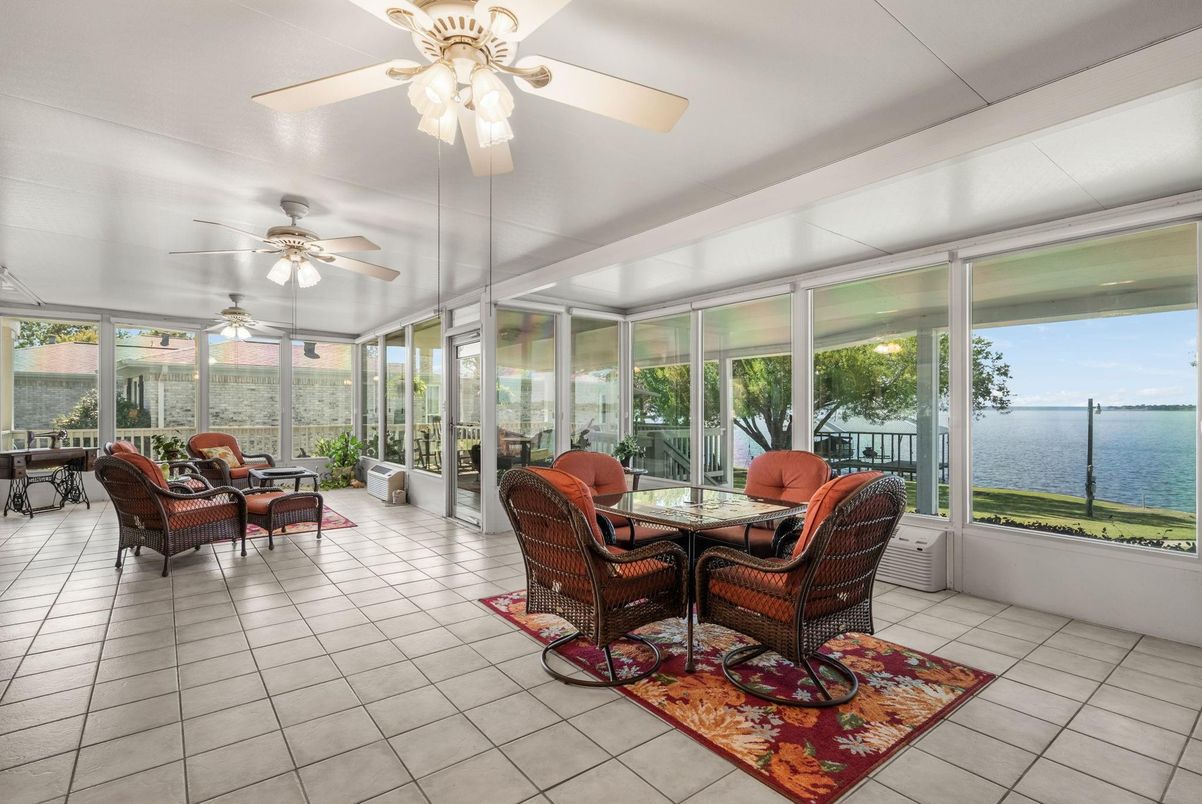 Dining room, Interior, Sun Room, Water