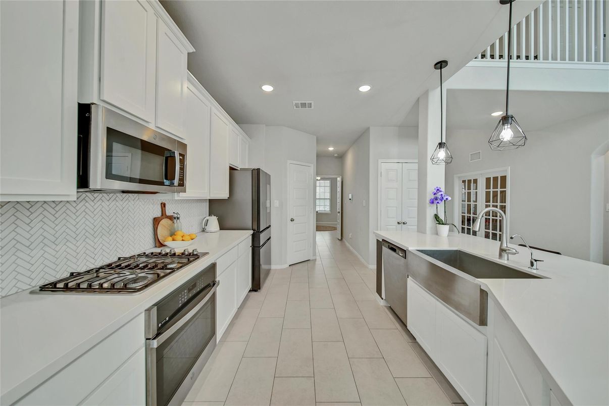 Interior, Kitchen, Pendant Lights, Recessed Lighting, Stainless Steel Appliances
