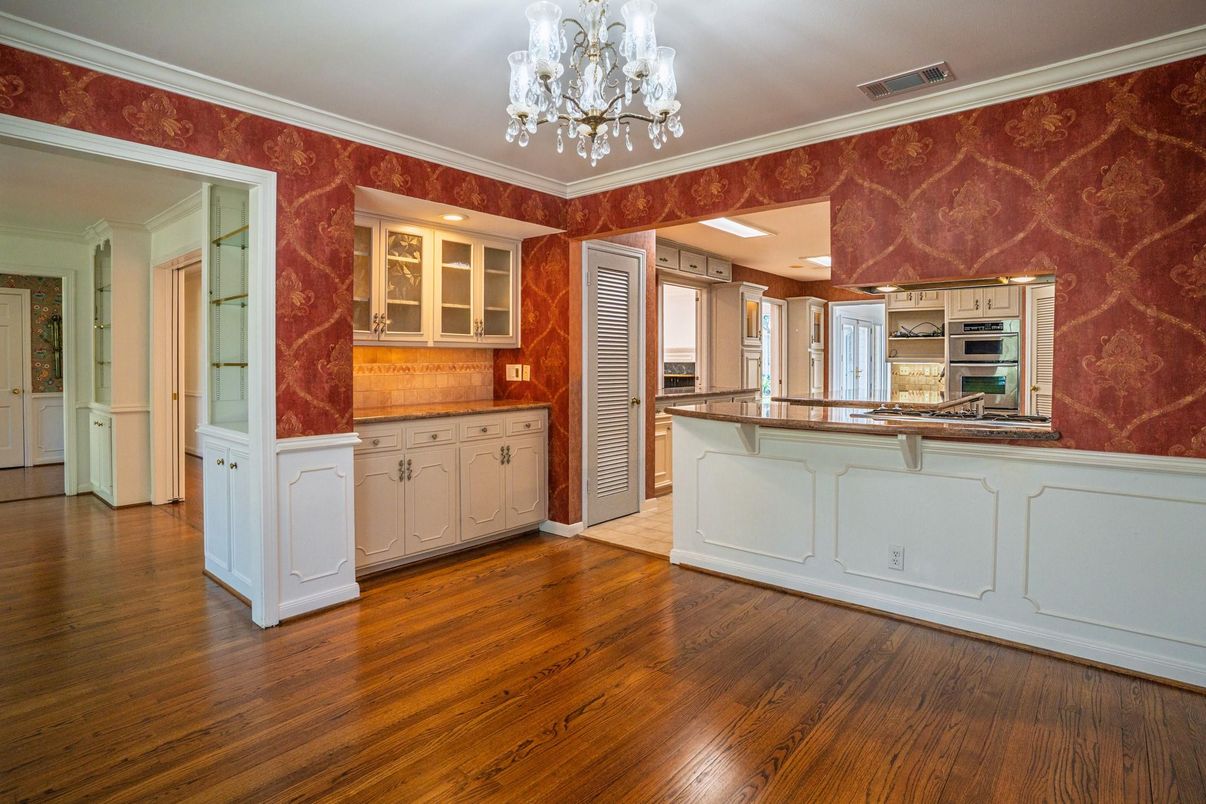 Chandelier, Interior, Kitchen, Recessed Lighting, Wood Texture Flooring