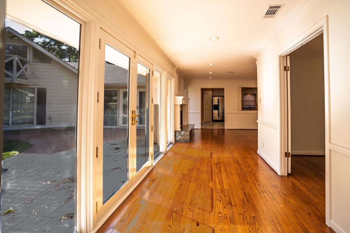 Interior, Recessed Lighting, Wood Texture Flooring
