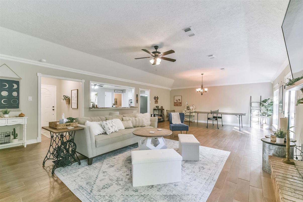 Chandelier, Dining room, Interior, Living room, Wood Texture Flooring