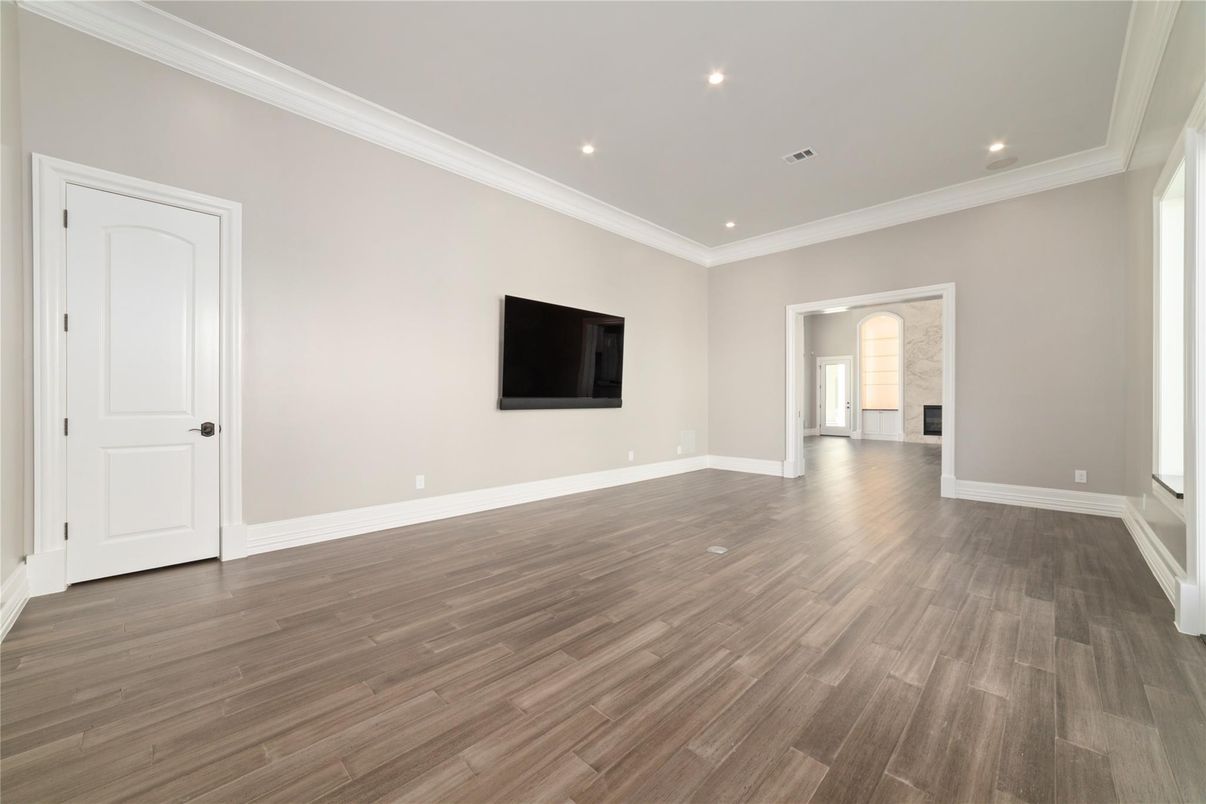 Empty room, Interior, Recessed Lighting, Wood Texture Flooring