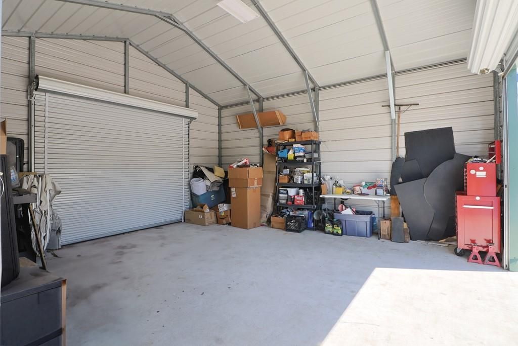 Garage, Interior