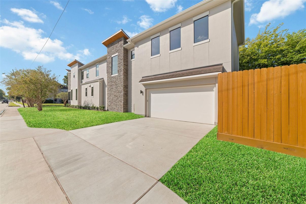 Attached, Exterior, Facade, Modern