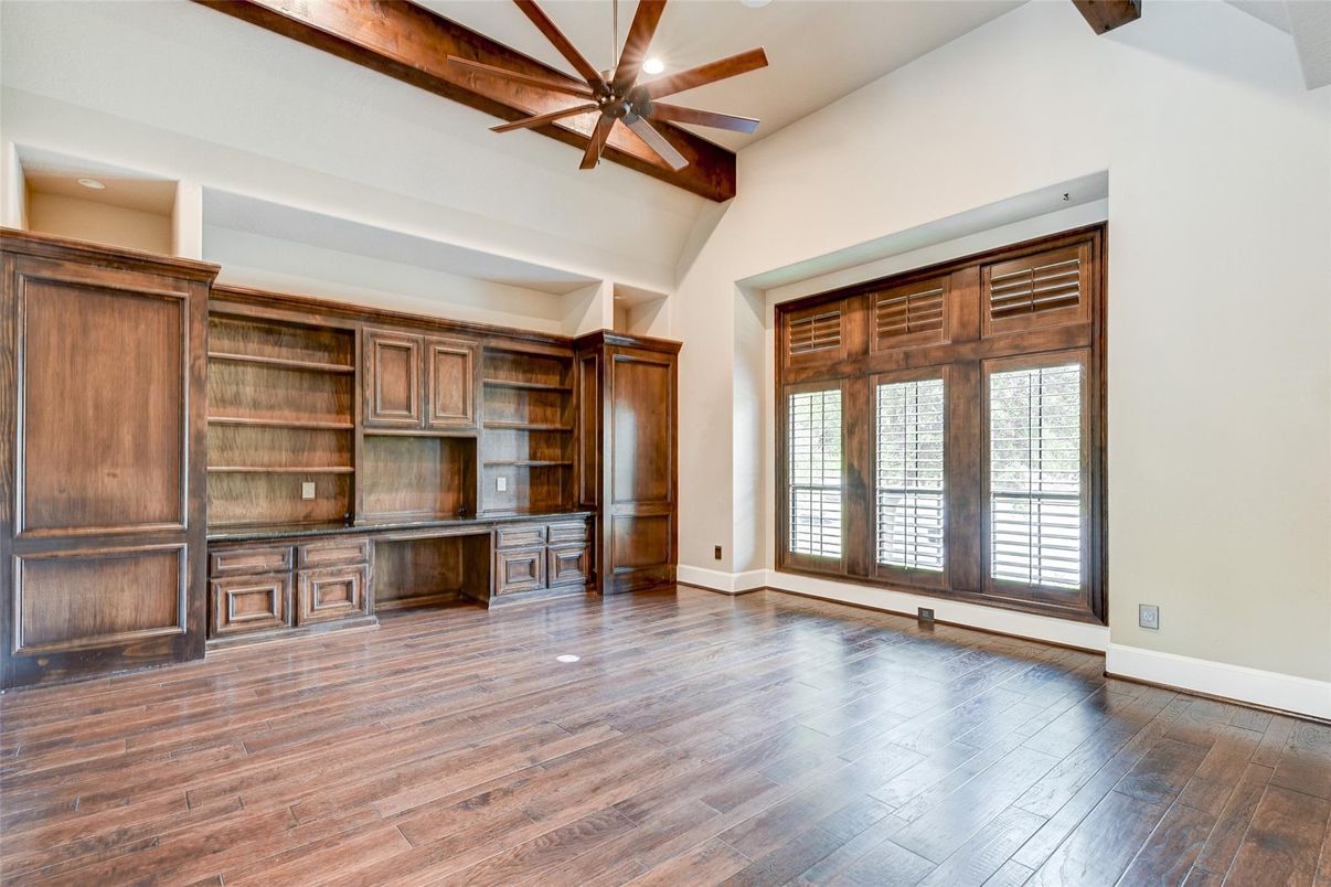 Empty room, Interior, Wooden Beams, Wood Texture Flooring