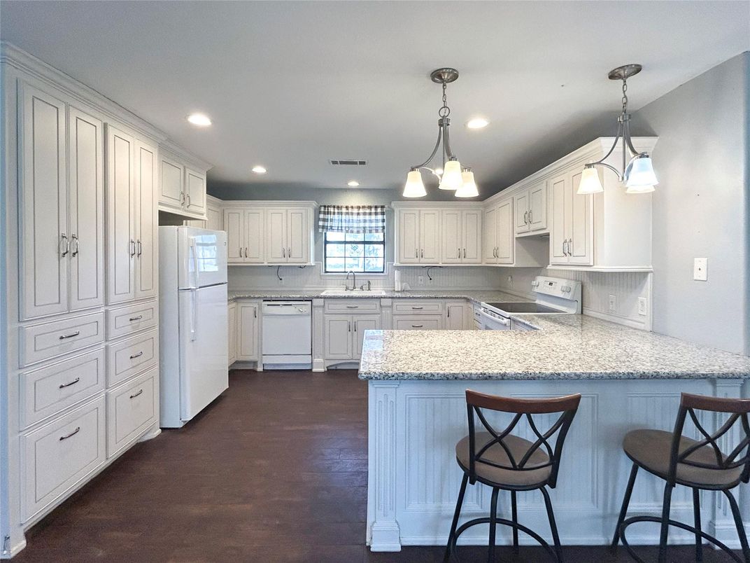 Interior, Kitchen, Pendant Lights, Recessed Lighting, Wood Texture Flooring