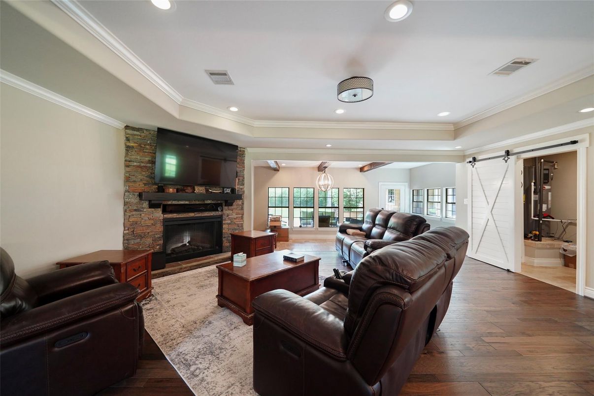 Fireplace, Interior, Living room, Pendant Lights, Recessed Lighting, Wood Texture Flooring