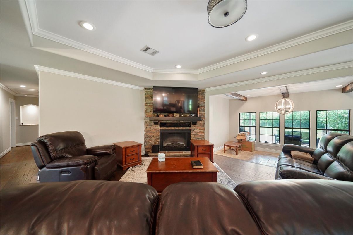 Fireplace, Interior, Living room, Pendant Lights, Recessed Lighting, Wood Texture Flooring