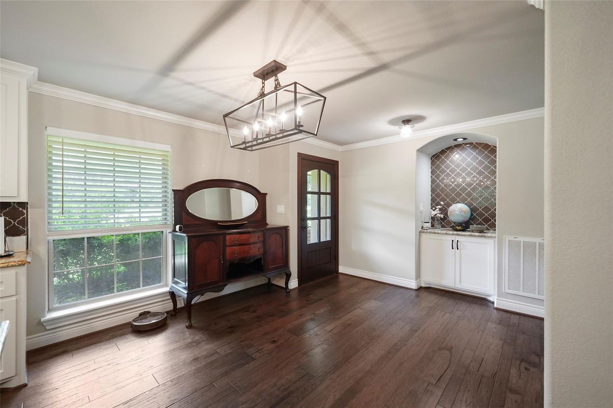Interior, Pendant Lights, Wood Texture Flooring
