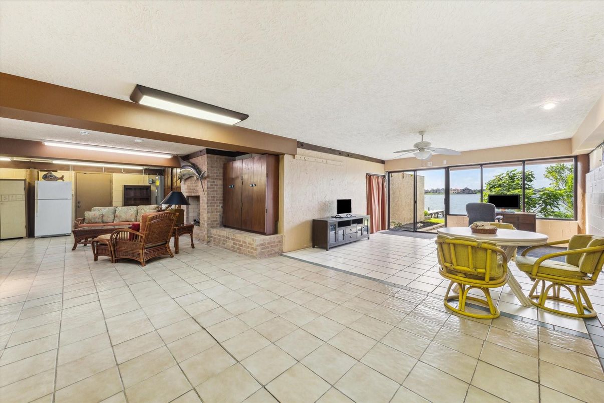Dining room, Interior, Living room, Recessed Lighting