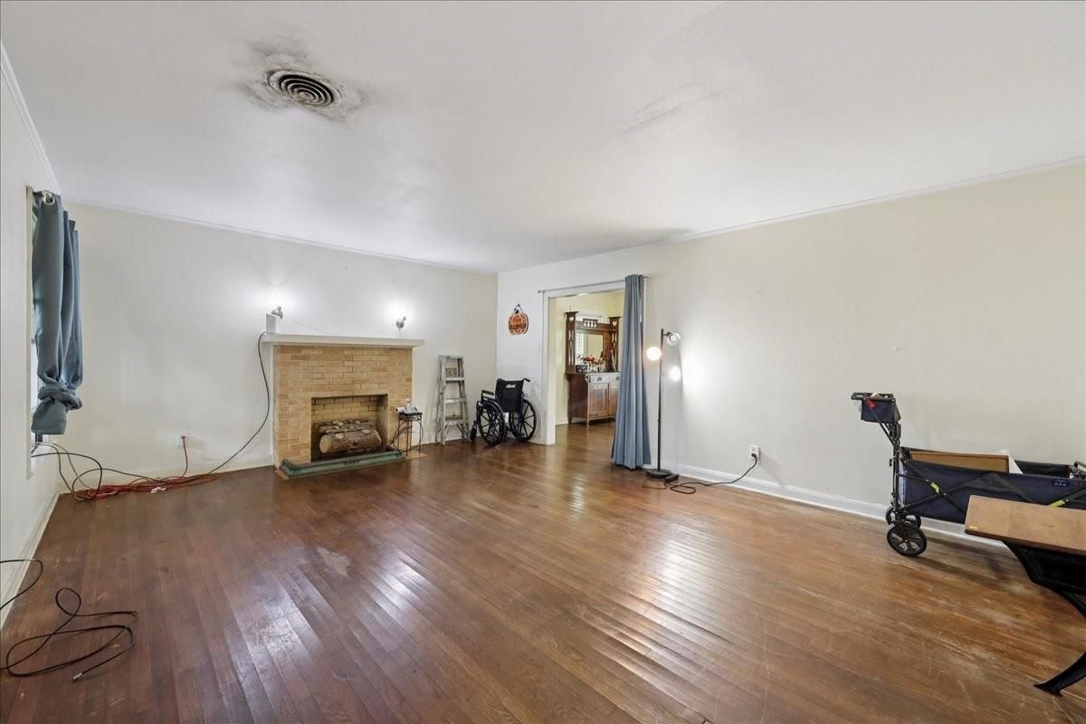 Fireplace, Fitness Equipment, Interior, Wood Texture Flooring