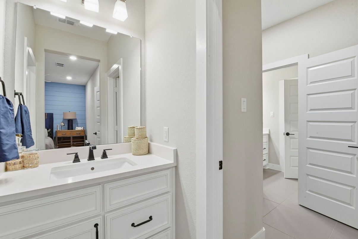 Bathroom, Interior, Recessed Lighting