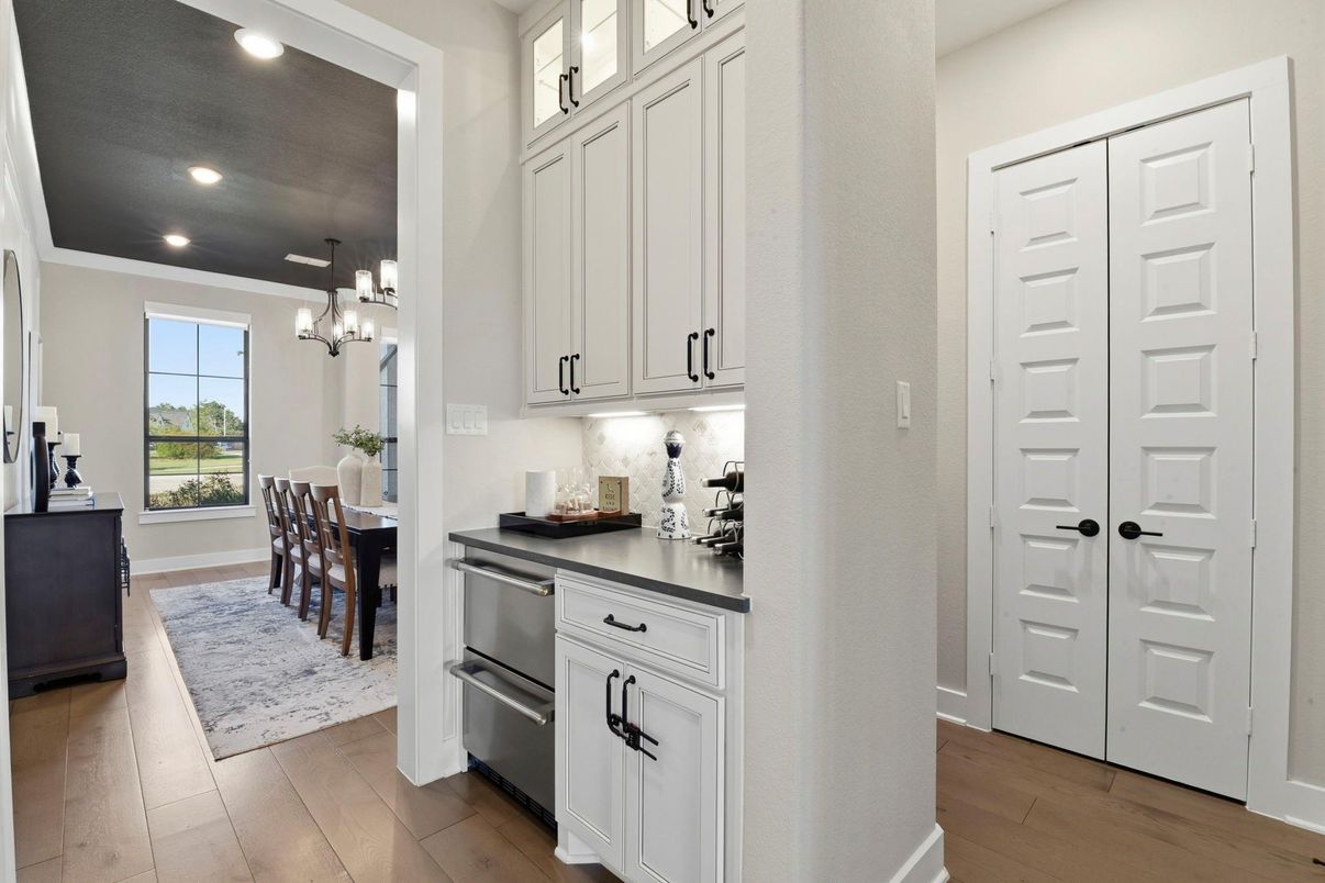 Chandelier, Dining room, Interior, Kitchen, Pendant Lights, Recessed Lighting, Stainless Steel Appliances, Wood Texture Flooring