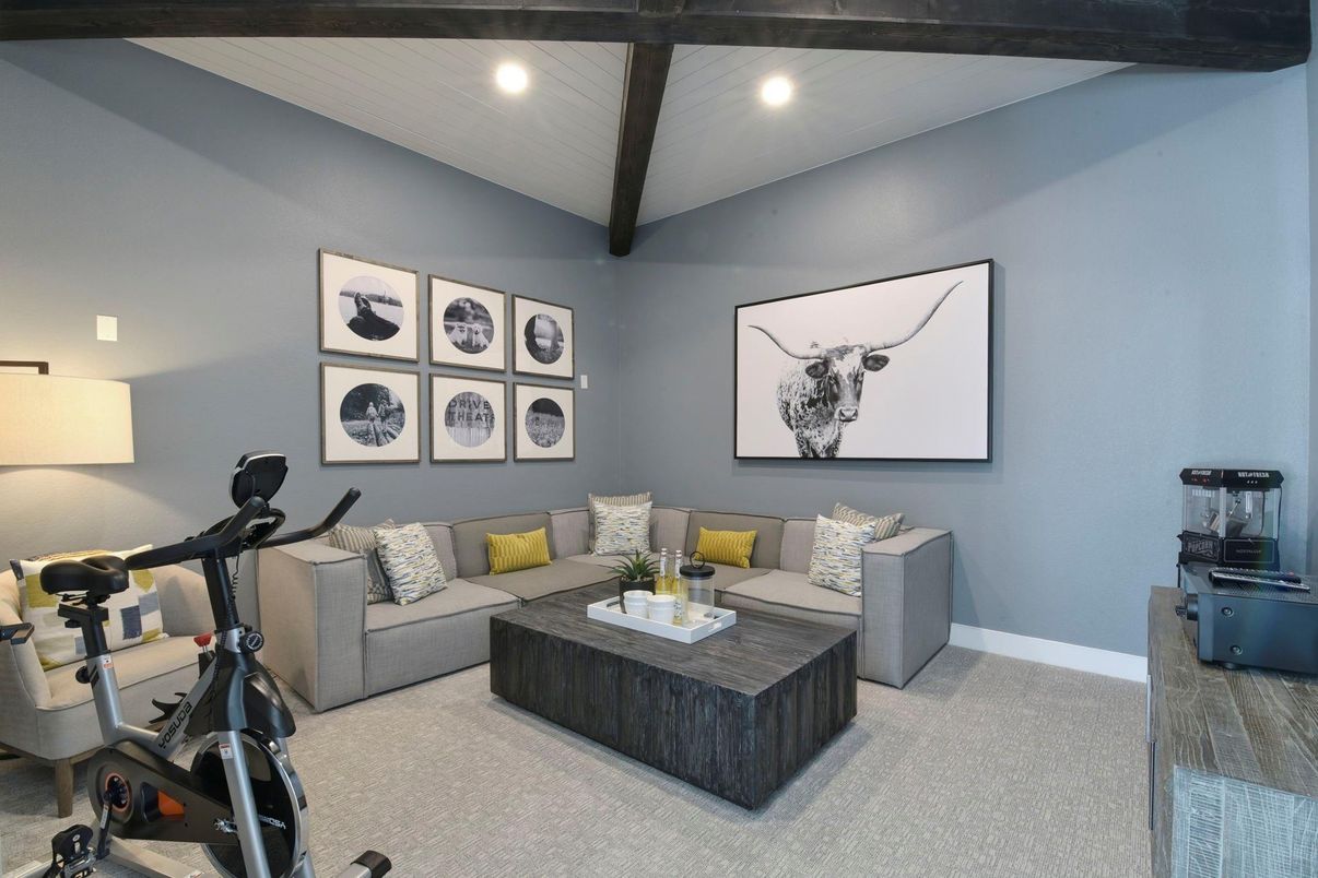 Fitness Equipment, Interior, Living room, Recessed Lighting