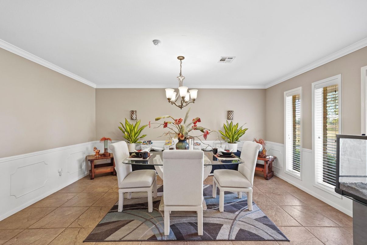 Chandelier, Dining room, Interior