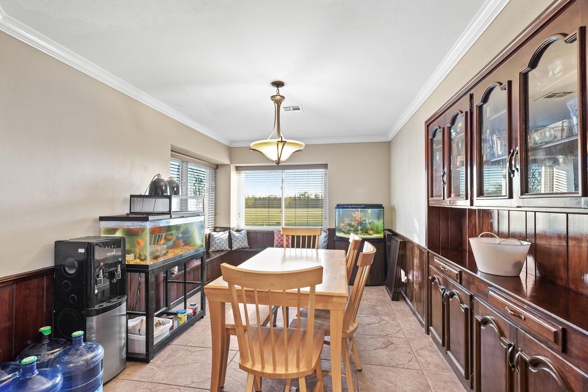 Dining room, Interior, Pendant Lights