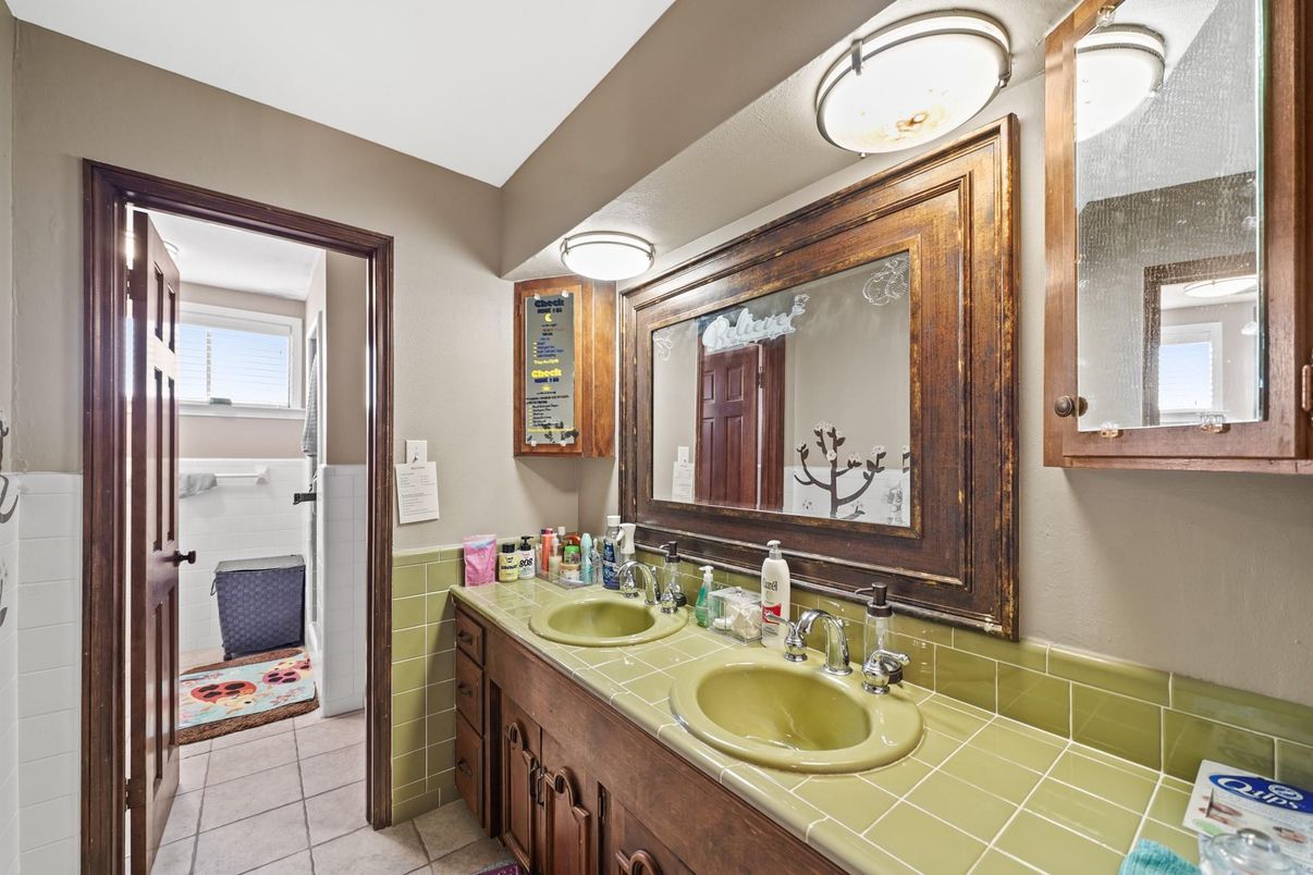 Bathroom, Interior, Tile Countertops