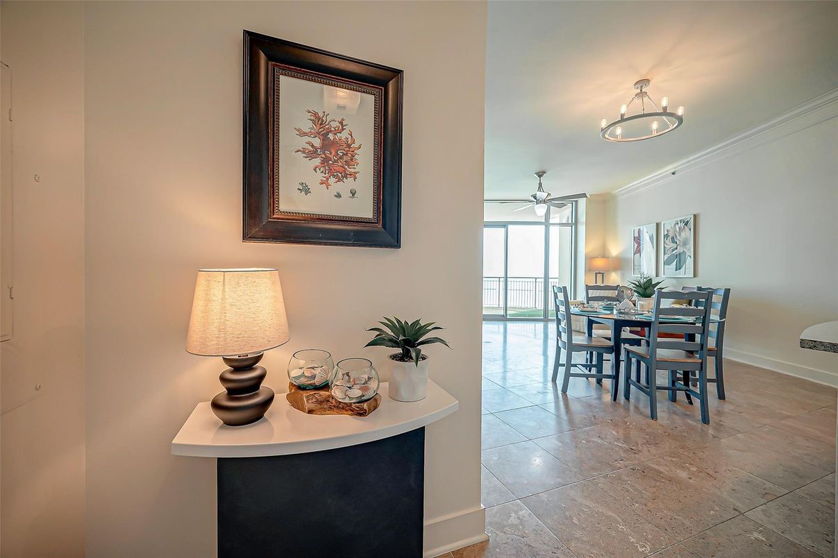 Dining room, Interior