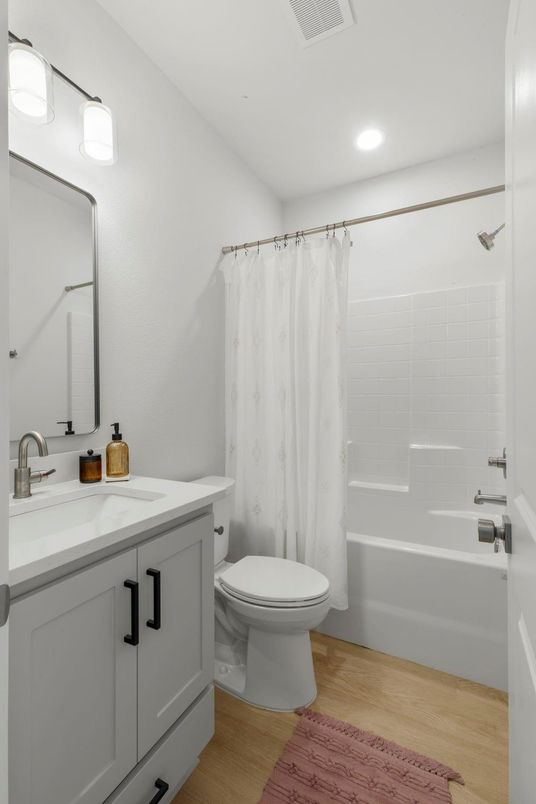 Bathroom, Interior, Recessed Lighting, Wood Texture Flooring
