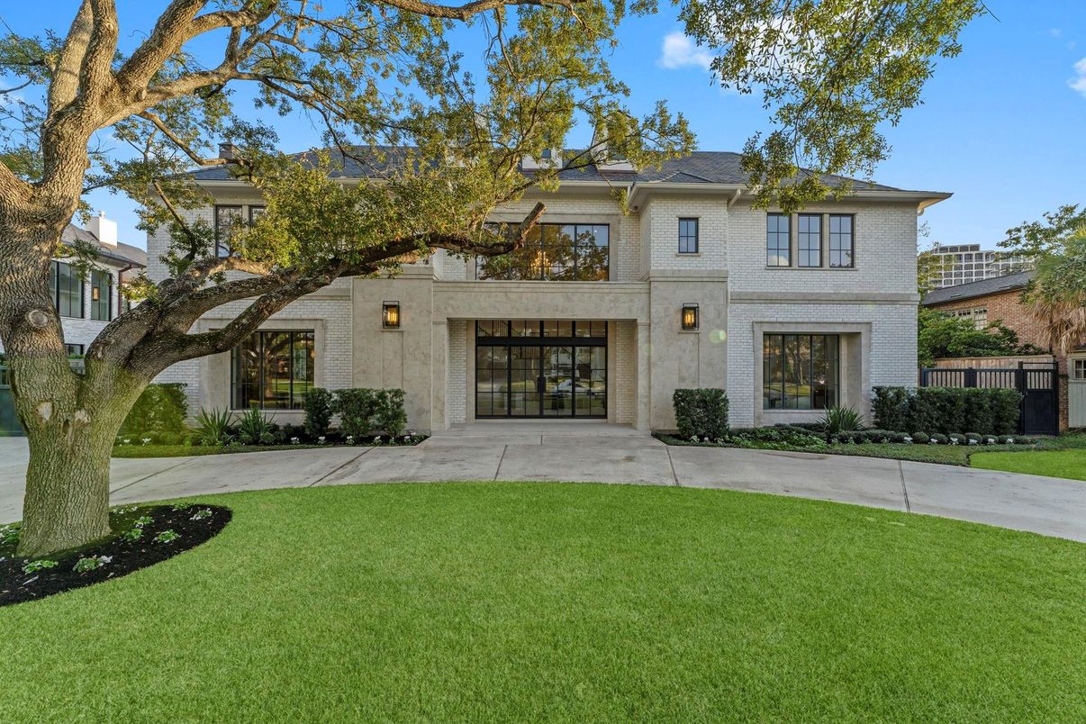 Backyard, Exterior, Facade, French Provincial