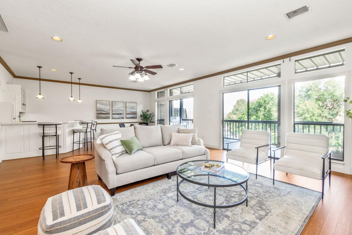 Interior, Living room, Pendant Lights, Recessed Lighting, Wood Texture Flooring