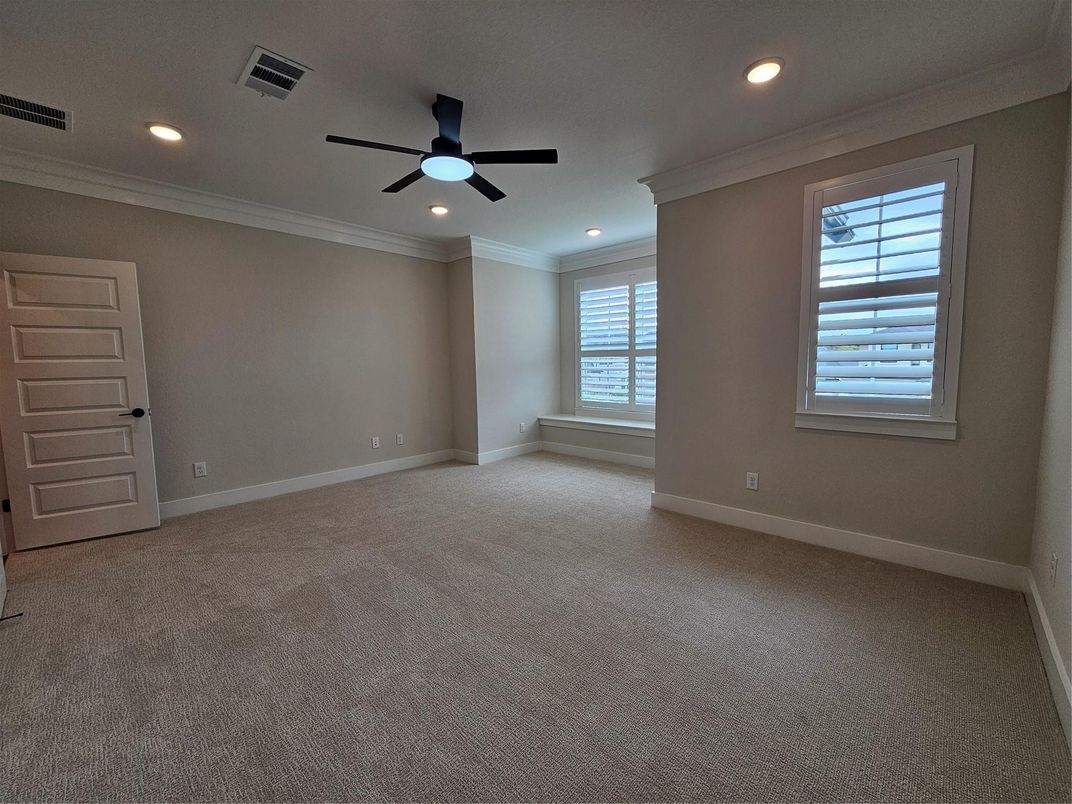 Empty room, Interior, Recessed Lighting