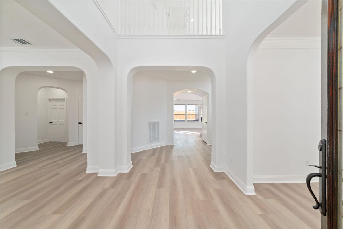 Interior, Recessed Lighting, Wood Texture Flooring