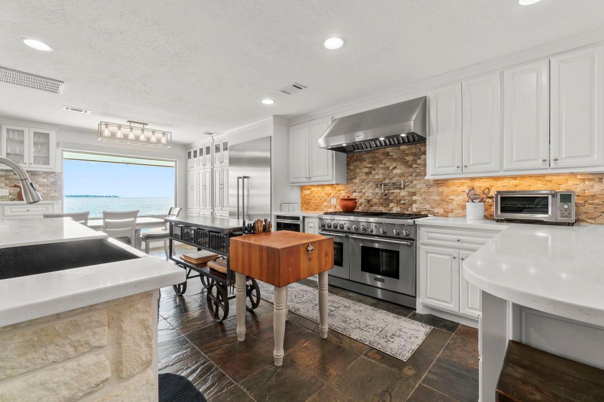 Dining room, Interior, Kitchen, Recessed Lighting, Stainless Steel Appliances, Water