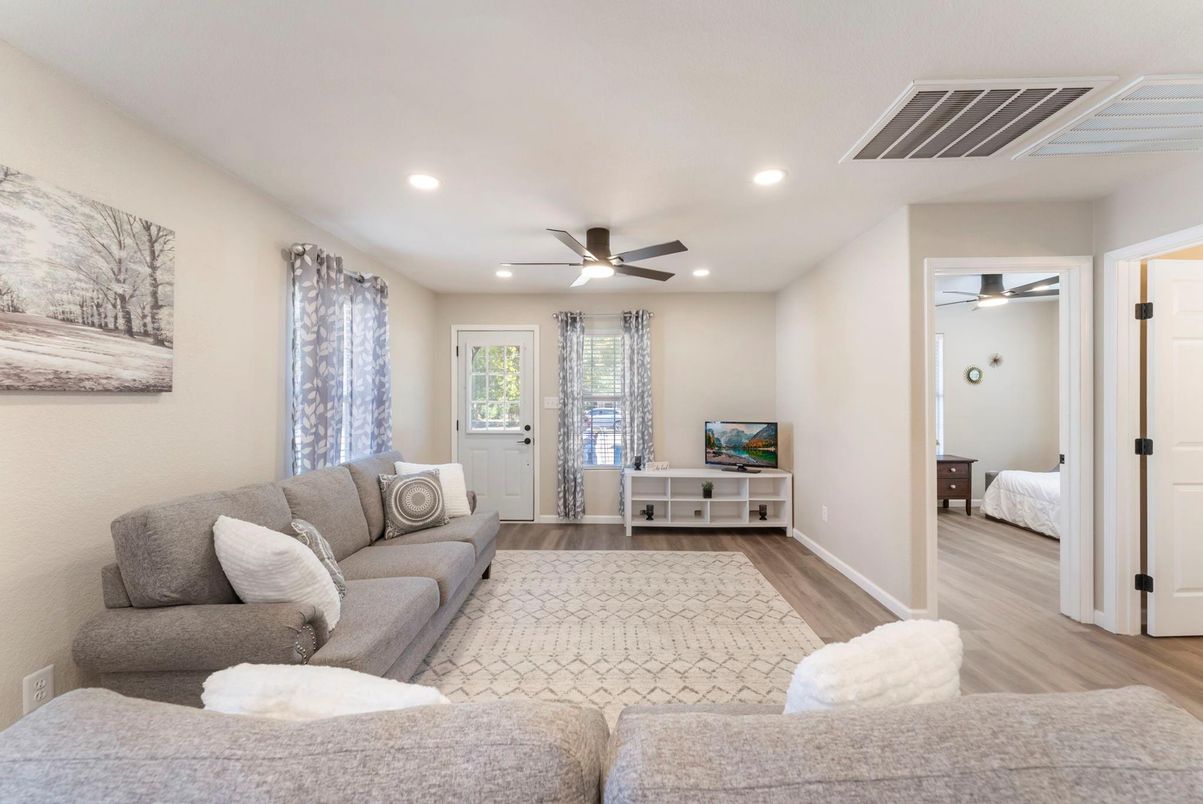 Interior, Living room, Recessed Lighting, Wood Texture Flooring