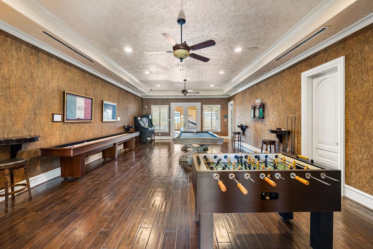 Billiard Table, Game Room, Interior, Recessed Lighting, Wood Texture Flooring