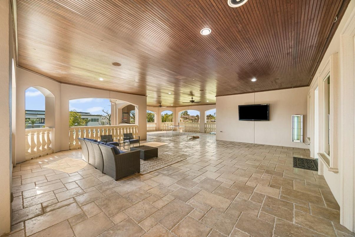 Exterior, Recessed Lighting