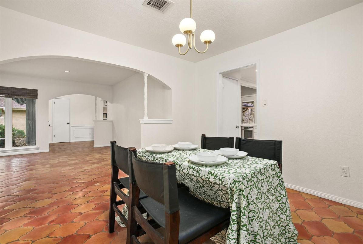 Chandelier, Dining room, Interior